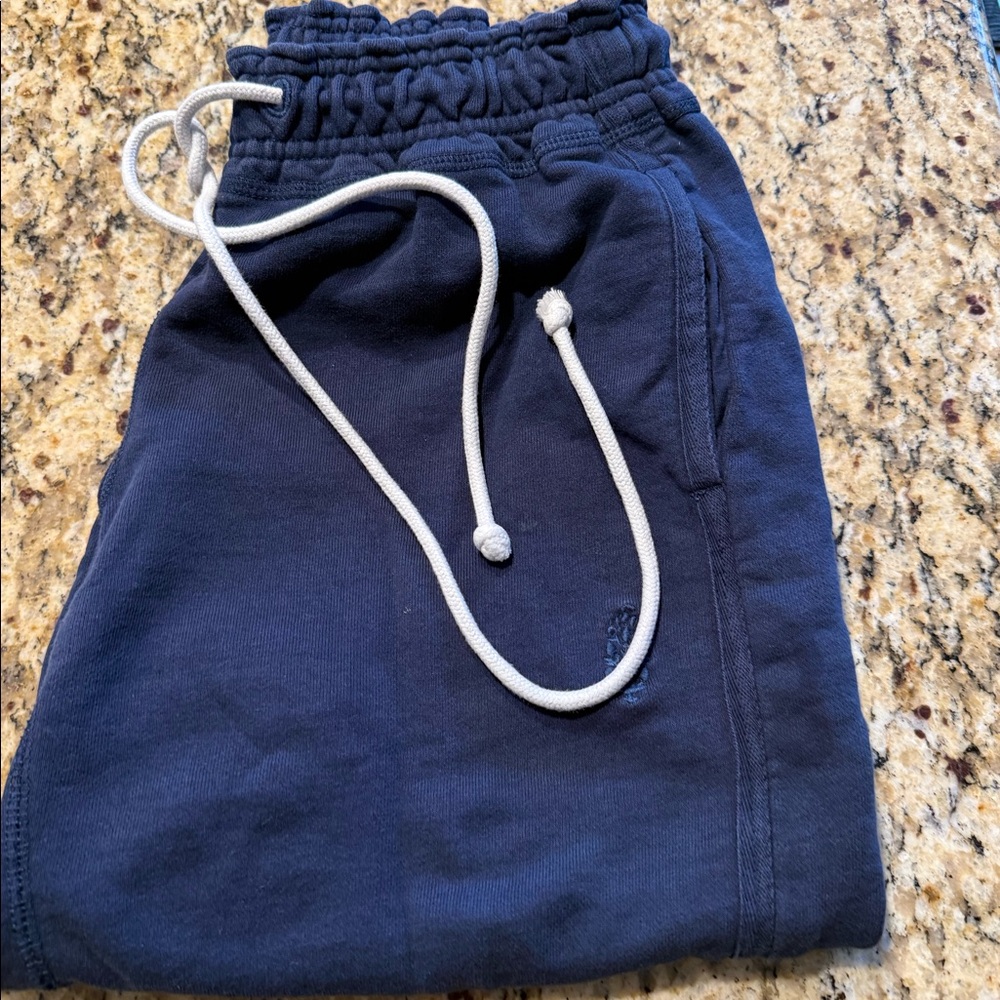 FP MOVEMENT flutter cropped joggers. Navy - Picture 6 of 6